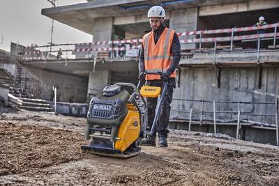 DeWalt Powershift DCPS7154PS1 vibračná doska 100kg