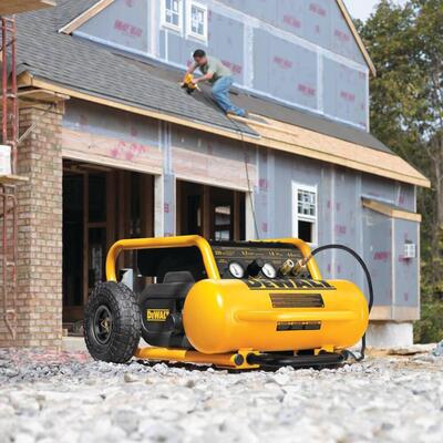 DeWalt DCX17PS vzduchový kompresor 17 litrový 13,8bar + hadica 10m