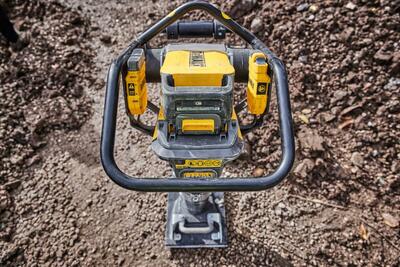 DeWalt Powershift aku vibračný pech bez aku