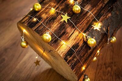 Reťaz MagicHome Vianoce Ball, 20 LED teplá biela, s guľami a hviezdami, zlatá, 2xAA, jednoduché svie