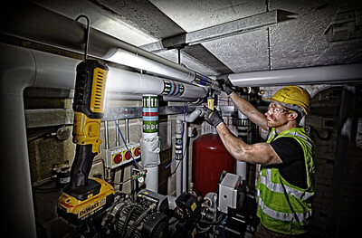 DeWalt svítilna 18V bez aku DCL050