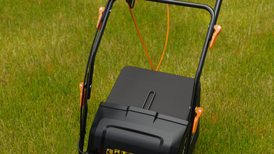 Black&Decker BEOEP320 prevzdušňovač trávnika 2v1