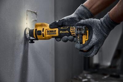 DeWalt akumulátorová vyřezávačka do sádrokartonu 18V, bez akumulátoru