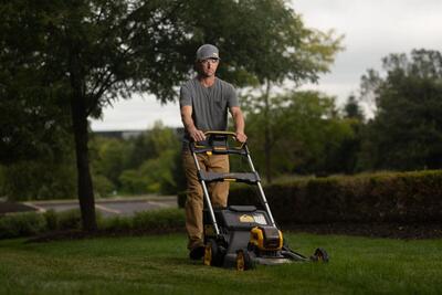 DeWalt FlexVolt DCMWP500N aku kosačka na trávu 53cm 54V, bez aku