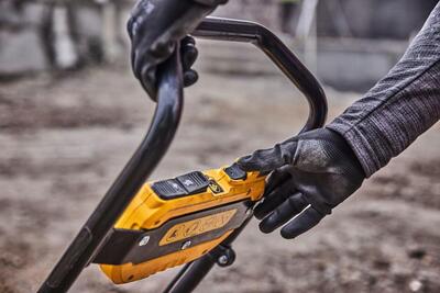 DeWalt Powershift DCPS7154PS1 vibračná doska 100kg