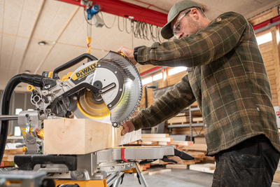 DeWalt DCS782N pokosová píla 305mm, 18V bez aku