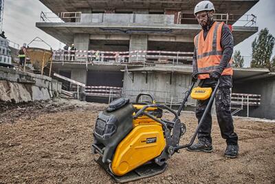 DeWalt Powershift DCPS7154N vibračná doska 100kg