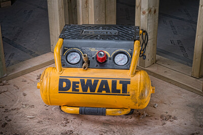 DeWalt DPC10RC vzduchový kompresor 10 l