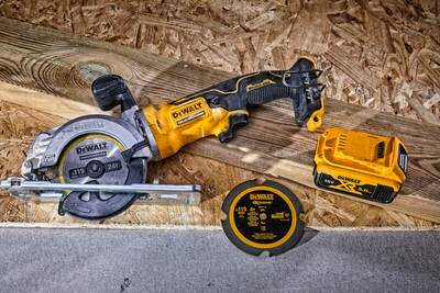 DeWalt aku bezuhlíková kotúčová píla 115mm 18V bez aku DCS571N