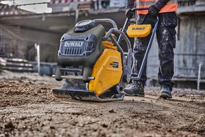 DeWalt Powershift DCPS7154N vibračná doska 100kg