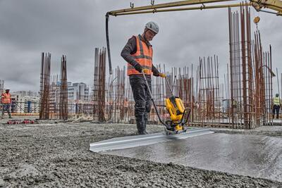 DeWalt Powershift DCPS330 aku sťahovacia vibračná lišta