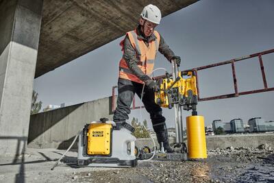 DeWalt Powershift DCPS151 stojan na jadrovú vŕtačku