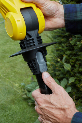 Stanley Fatmax V20 SFMCPH845M1 aku nožnice na živý plot 45 cm na tyči 18V 1x4,0Ah aku 