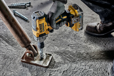 DeWalt DCF891H2T aku rázový uťahovák 18V 2x5,0Ah aku Powerstack 