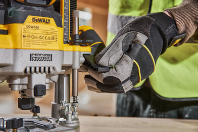 DeWalt DCW620H2 aku horná fréza 18V, 2x 5,0Ah aku Powerstack