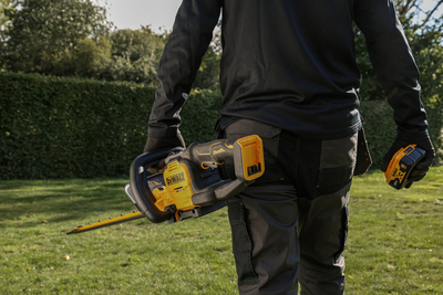 DeWalt DCMHT567N akumulátorové nůžky na živý plot 60cm, 18V bez akumulátoru