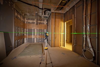 DeWalt DCLE14361GB zelený krížový laser 3× 360° USB-C