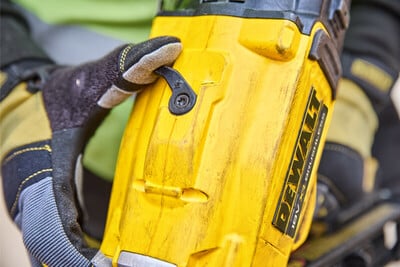 DeWalt DCN930N tesárska klincovačka 50-90mm, 18V bez aku